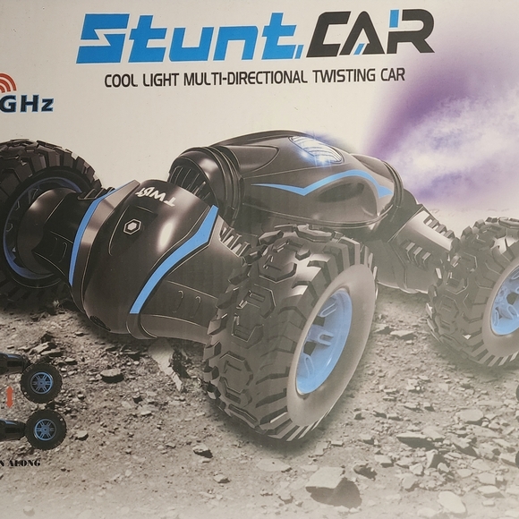 Green LED Remote Control Stunt Car - Picture 8 of 15